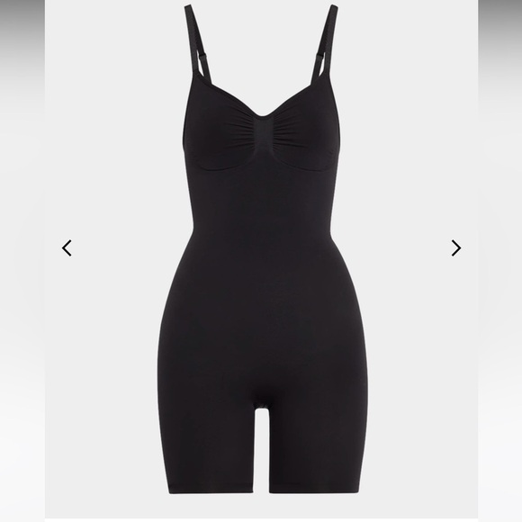 SKIMS seamless sculpt bodysuit - Picture 1 of 3
